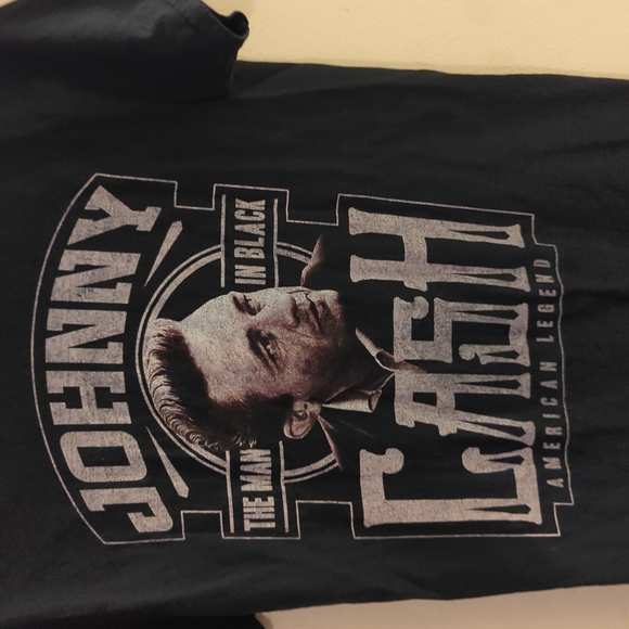 Johnny Cash The Man in Black shirt small - Picture 2 of 4